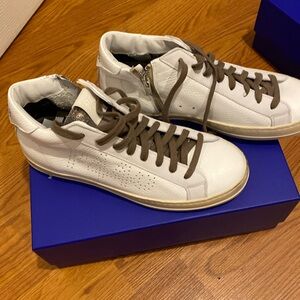 P448 women’s tennis shoe